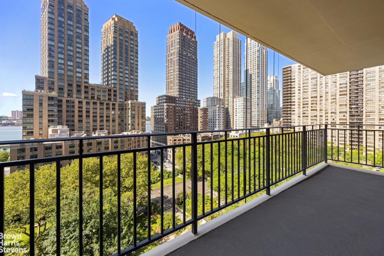 New York, New York, 10023, United States, 2 Bedrooms Bedrooms, ,2 BathroomsBathrooms,Residential,For Sale,1944163