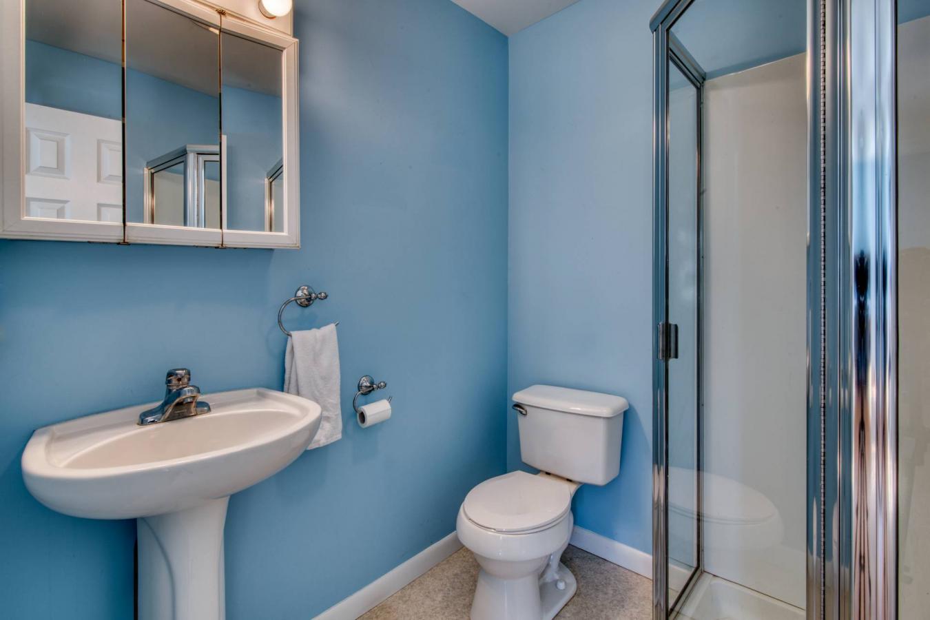 North Haven, New York, 11963, United States, 3 Bedrooms Bedrooms, ,2 BathroomsBathrooms,Residential,For Sale,1944162