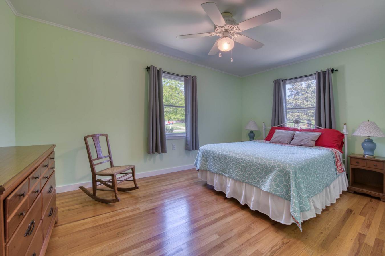 North Haven, New York, 11963, United States, 3 Bedrooms Bedrooms, ,2 BathroomsBathrooms,Residential,For Sale,1944162