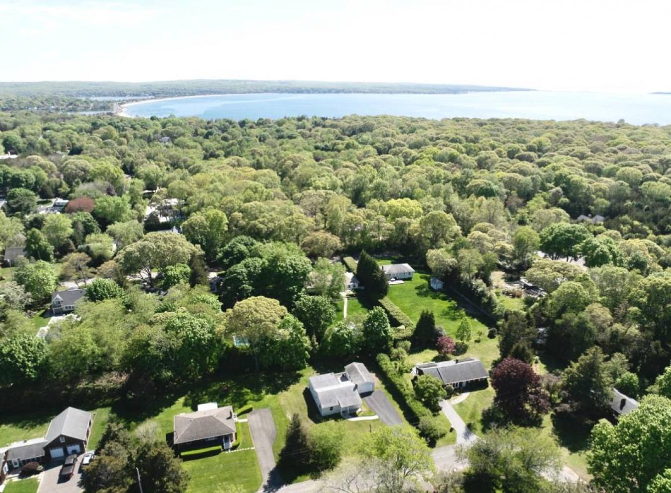 North Haven, New York, 11963, United States, 3 Bedrooms Bedrooms, ,2 BathroomsBathrooms,Residential,For Sale,1944162