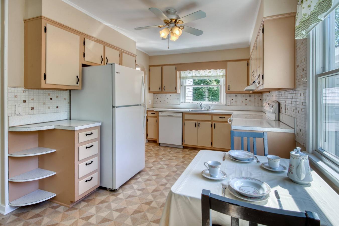 North Haven, New York, 11963, United States, 3 Bedrooms Bedrooms, ,2 BathroomsBathrooms,Residential,For Sale,1944162