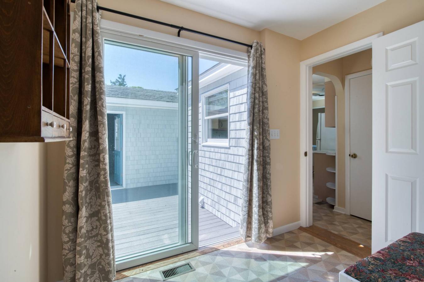 North Haven, New York, 11963, United States, 3 Bedrooms Bedrooms, ,2 BathroomsBathrooms,Residential,For Sale,1944162