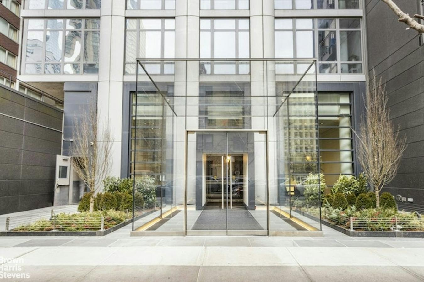 New York, New York, 10019, United States, 2 Bedrooms Bedrooms, ,2 BathroomsBathrooms,Residential,For Sale,1944161
