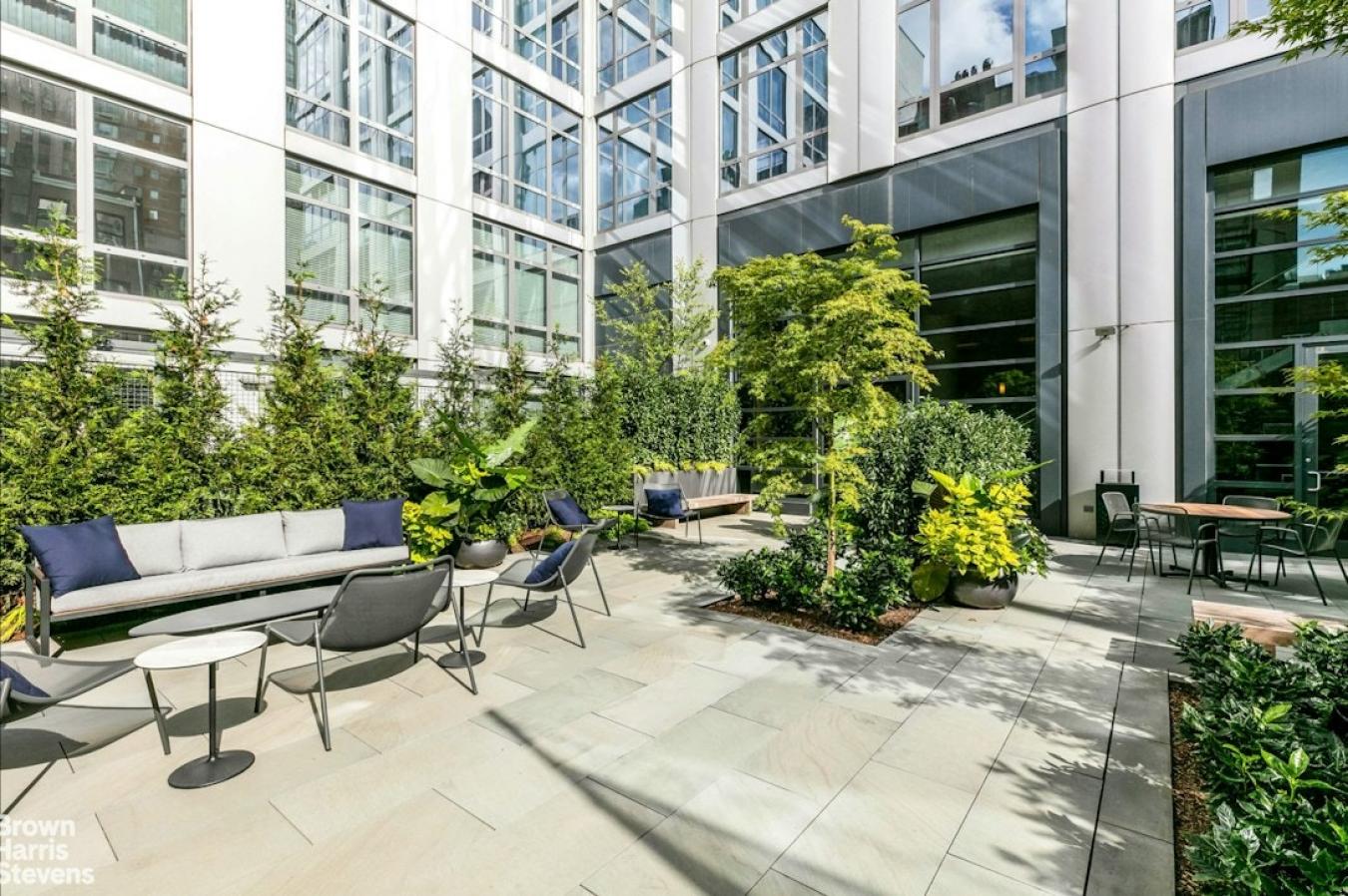 New York, New York, 10019, United States, 2 Bedrooms Bedrooms, ,2 BathroomsBathrooms,Residential,For Sale,1944161