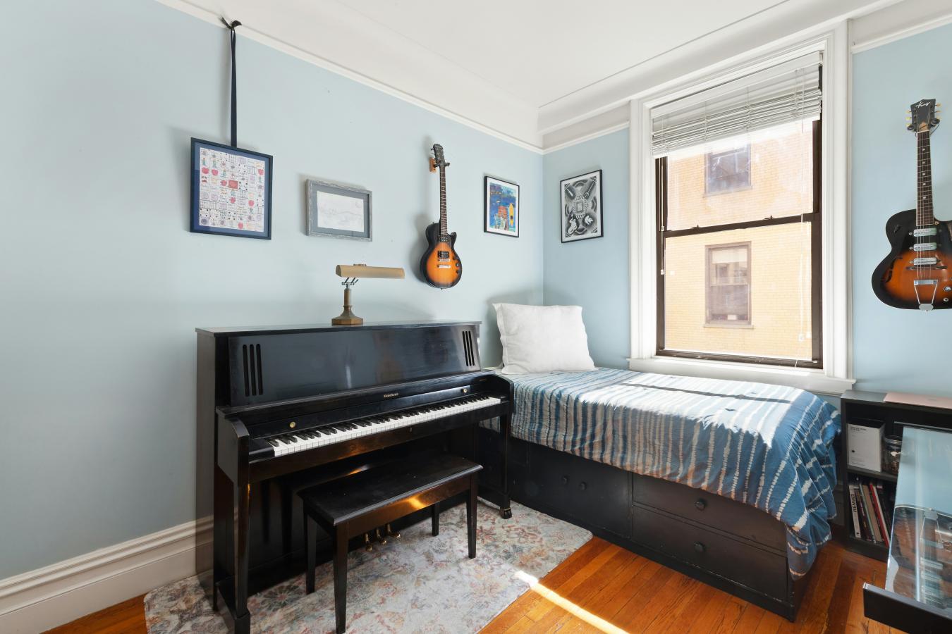 New York, New York, 10025, United States, 3 Bedrooms Bedrooms, ,2 BathroomsBathrooms,Residential,For Sale,1944160
