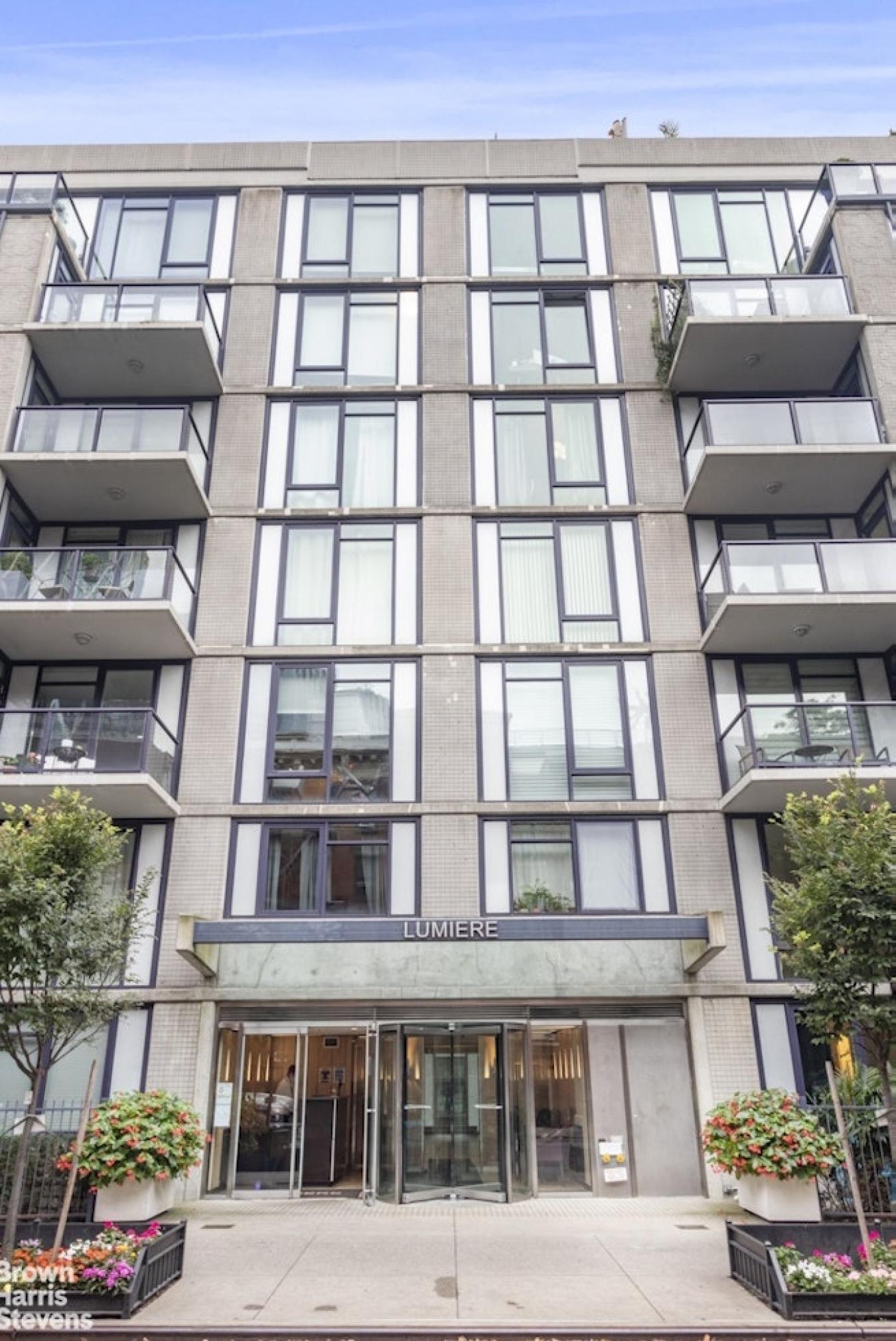 New York, New York, 10019, United States, 2 Bedrooms Bedrooms, ,2 BathroomsBathrooms,Residential,For Sale,1944159