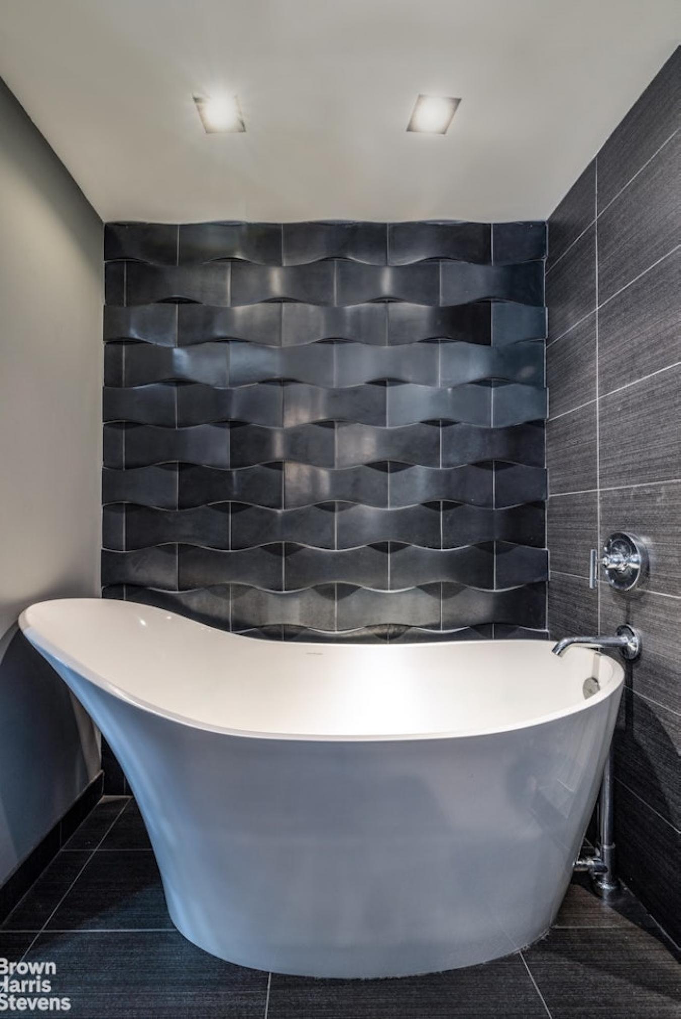 New York, New York, 10019, United States, 2 Bedrooms Bedrooms, ,2 BathroomsBathrooms,Residential,For Sale,1944159