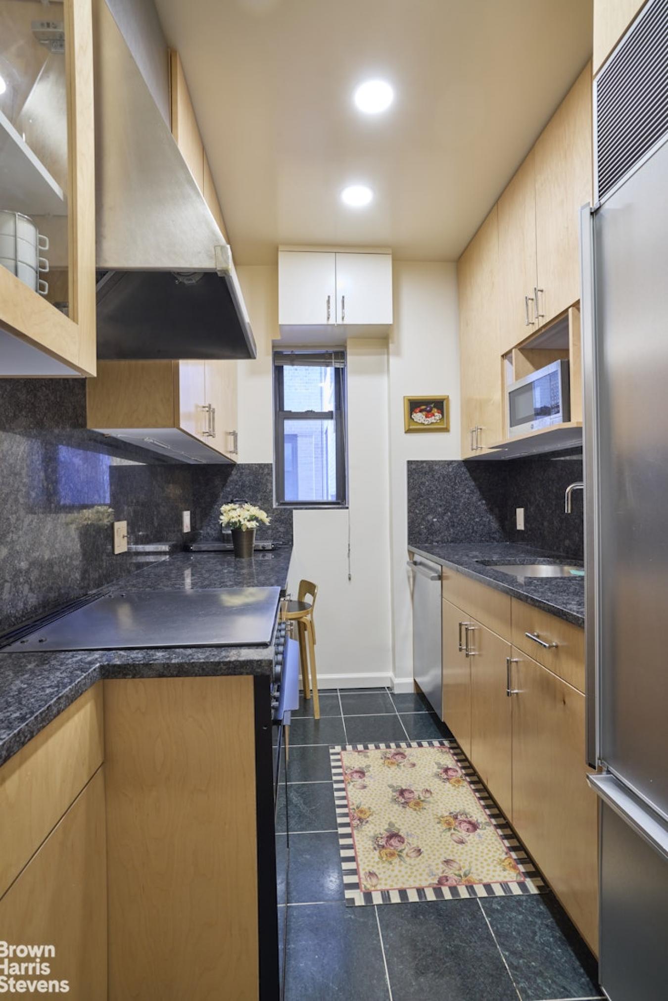 New York, New York, 10028, United States, 2 Bedrooms Bedrooms, ,2 BathroomsBathrooms,Residential,For Sale,1944158