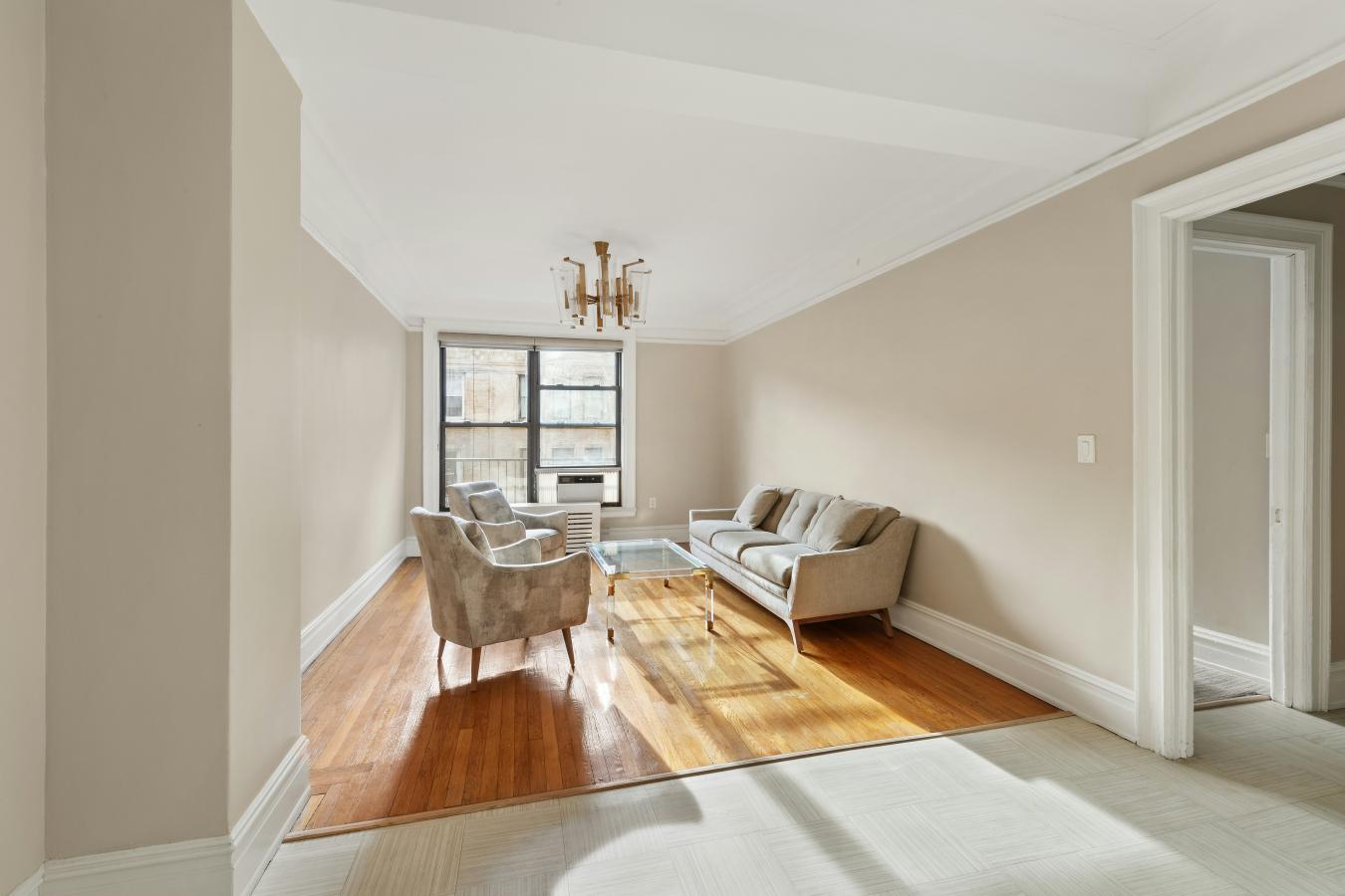 New York, New York, 10024, United States, 2 Bedrooms Bedrooms, ,2 BathroomsBathrooms,Residential,For Sale,1944156