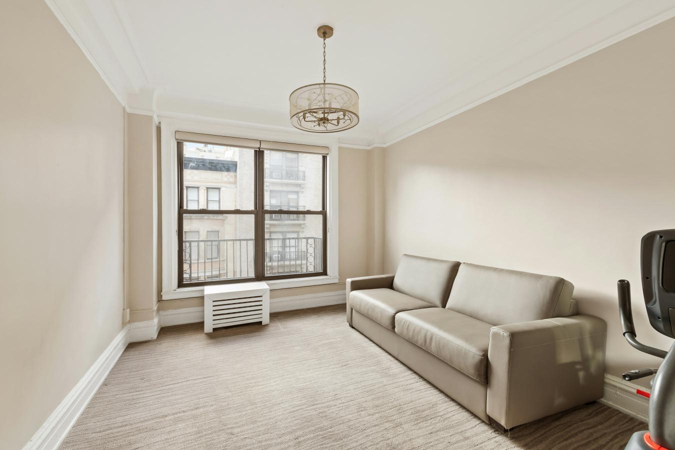 New York, New York, 10024, United States, 2 Bedrooms Bedrooms, ,2 BathroomsBathrooms,Residential,For Sale,1944156
