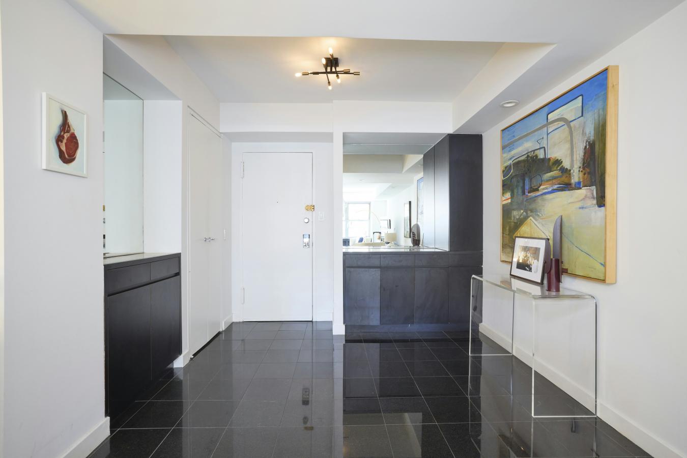 New York, New York, 10021, United States, 2 Bedrooms Bedrooms, ,2 BathroomsBathrooms,Residential,For Sale,1944153
