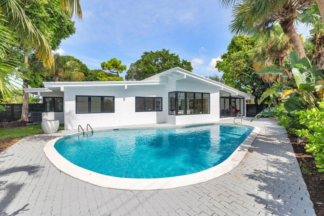 Lake Clarke Shores, Florida, 33406, United States, 4 Bedrooms Bedrooms, ,3 BathroomsBathrooms,Residential,For Sale,1944150