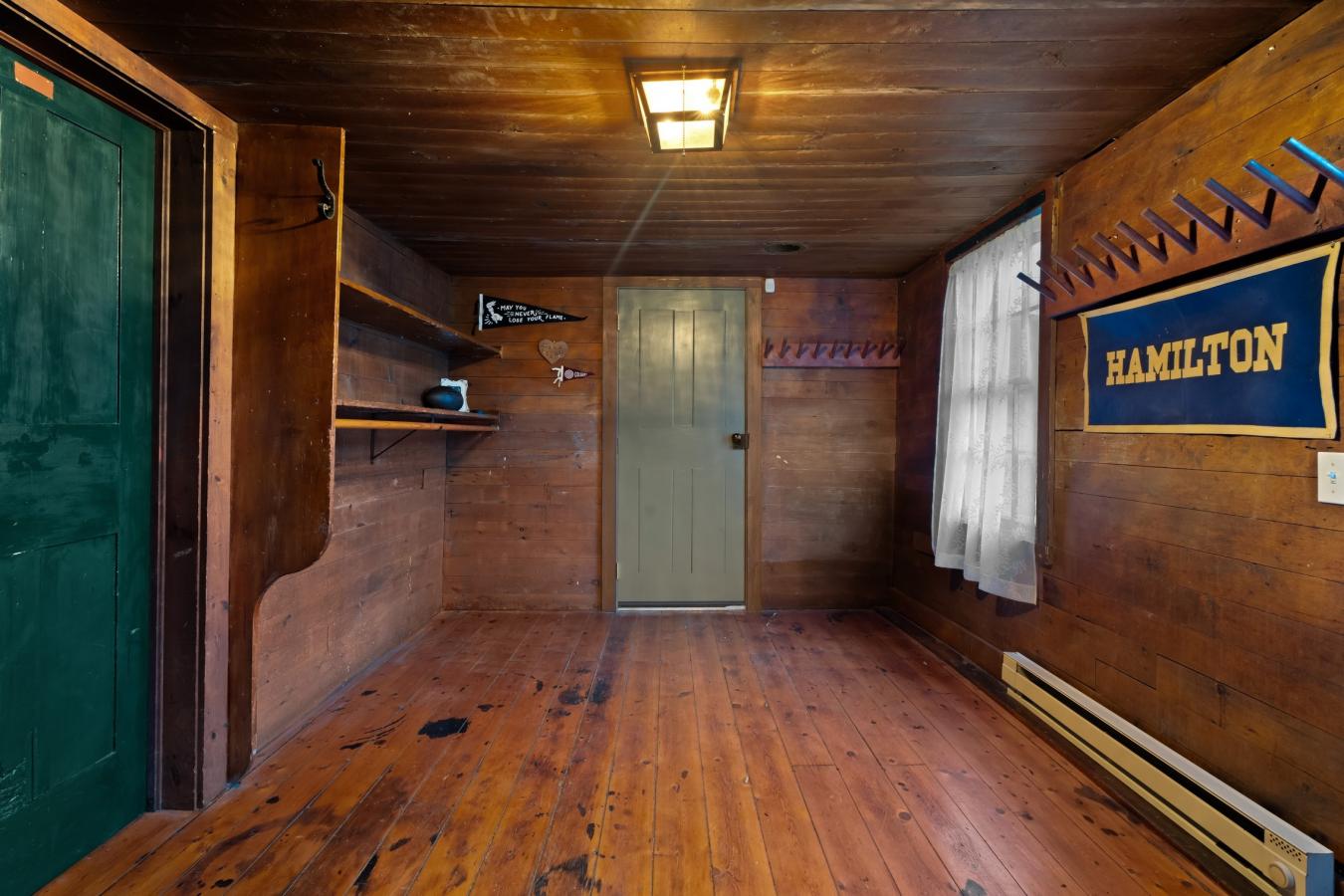 Clinton, New York, 13323, United States, 5 Bedrooms Bedrooms, ,4 BathroomsBathrooms,Residential,For Sale,1945171