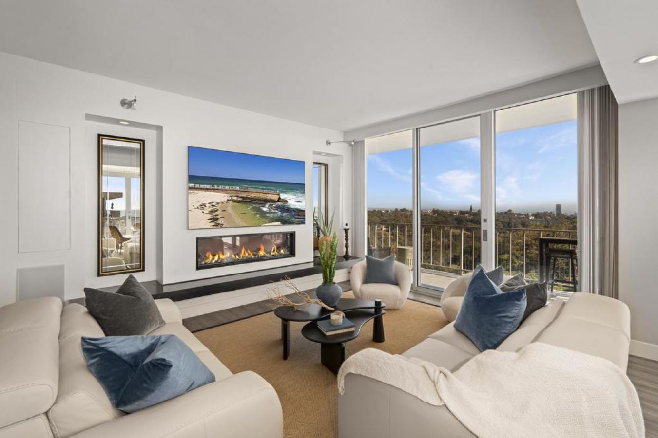 San Diego, California, 92103, United States, 3 Bedrooms Bedrooms, ,2 BathroomsBathrooms,Residential,For Sale,1995524