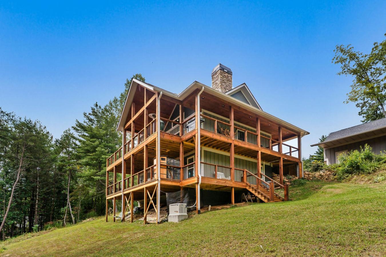 Hendersonville, Henderson, 28792, United States, 3 Bedrooms Bedrooms, ,2 BathroomsBathrooms,Residential,For Sale,1945170