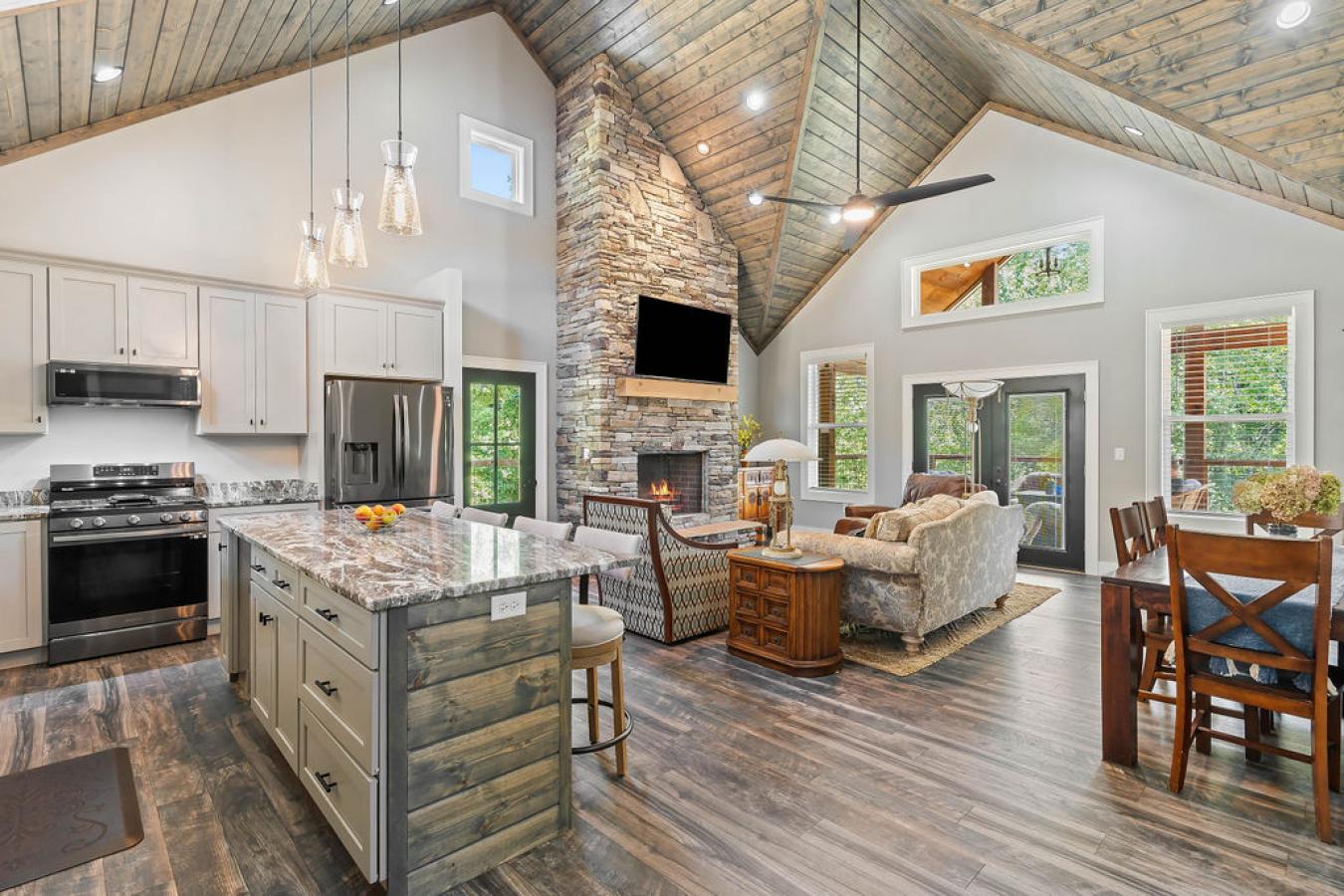 Hendersonville, Henderson, 28792, United States, 3 Bedrooms Bedrooms, ,2 BathroomsBathrooms,Residential,For Sale,1945170