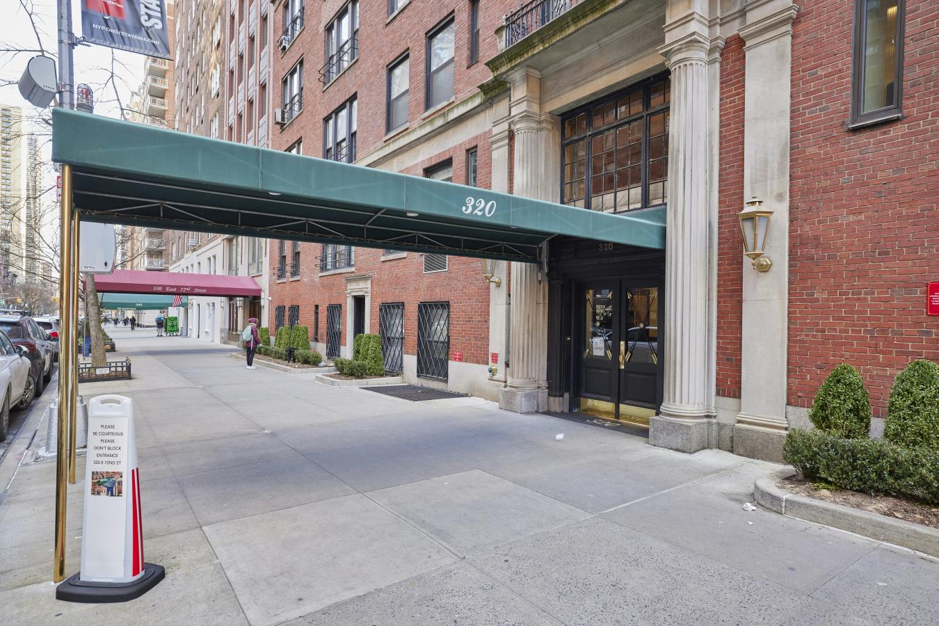 New York, New York, 10021, United States, 3 Bedrooms Bedrooms, ,3 BathroomsBathrooms,Residential,For Sale,1944435