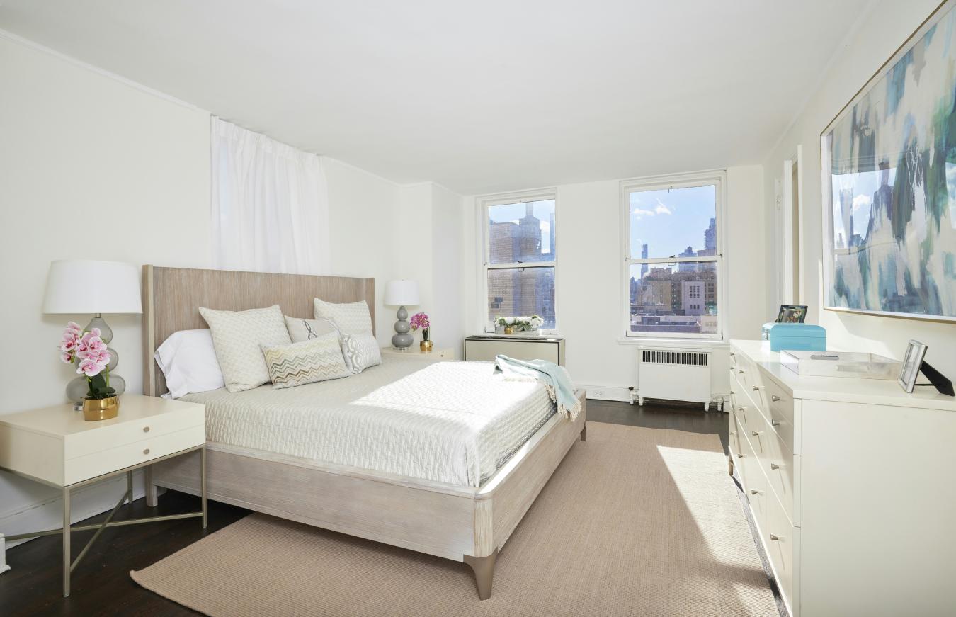 New York, New York, 10021, United States, 3 Bedrooms Bedrooms, ,3 BathroomsBathrooms,Residential,For Sale,1944435