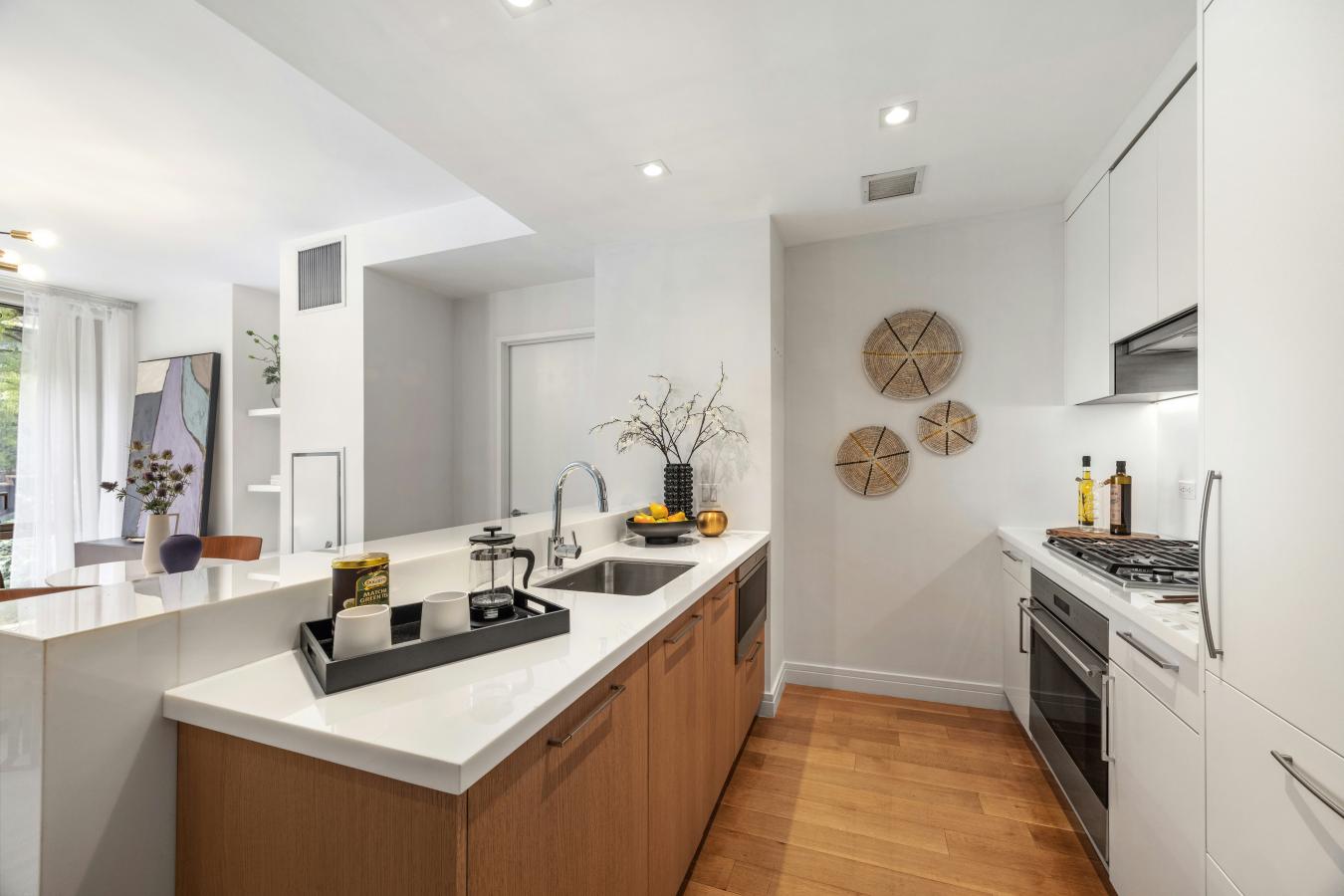 Gramercy Park, New York, 10003, United States, 2 Bedrooms Bedrooms, ,2 BathroomsBathrooms,Residential,For Sale,1944431