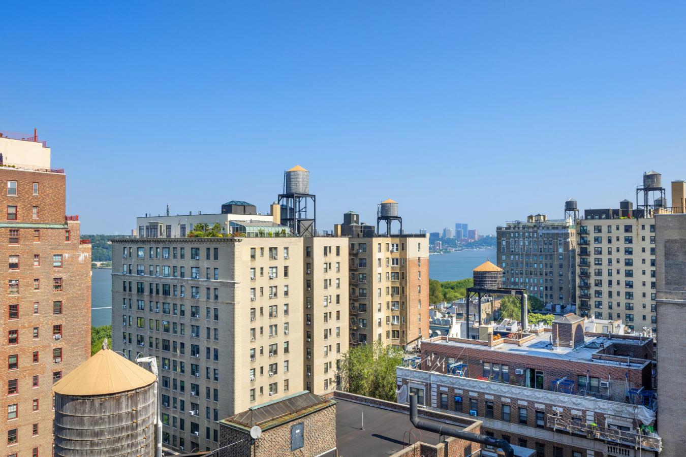 New York, New York, 10025, United States, 3 Bedrooms Bedrooms, ,2 BathroomsBathrooms,Residential,For Sale,1944426