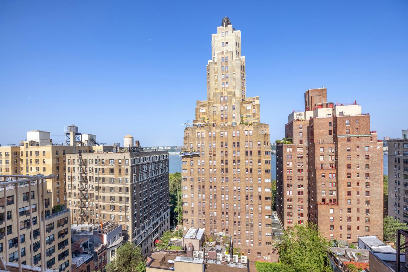 New York, New York, 10025, United States, 3 Bedrooms Bedrooms, ,2 BathroomsBathrooms,Residential,For Sale,1944426