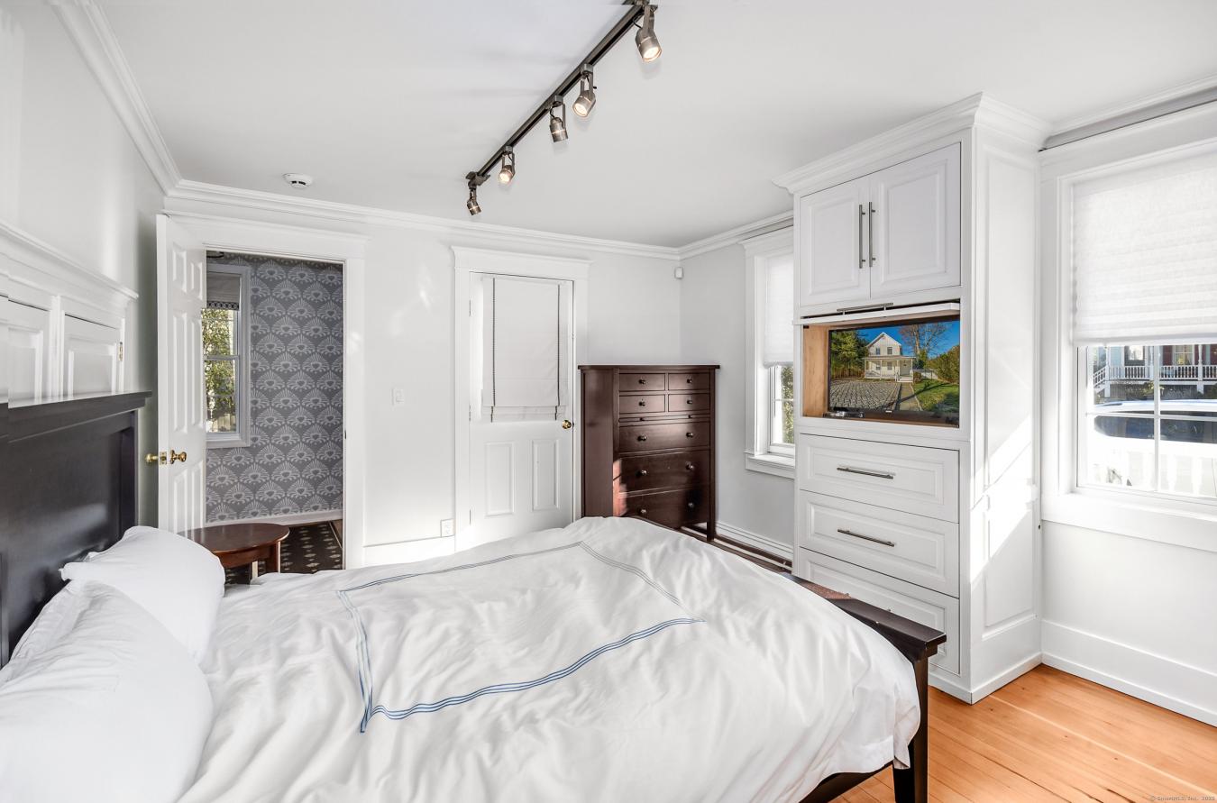 New Canaan, Connecticut, 06840, United States, 3 Bedrooms Bedrooms, ,1 BathroomBathrooms,Residential,For Sale,1944422