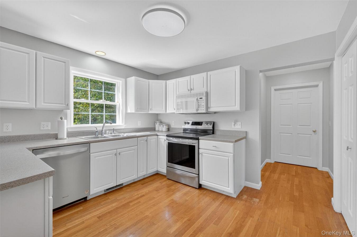 LaGrange, Dutchess County, 12540, United States, ,Residential,For Sale,1945166