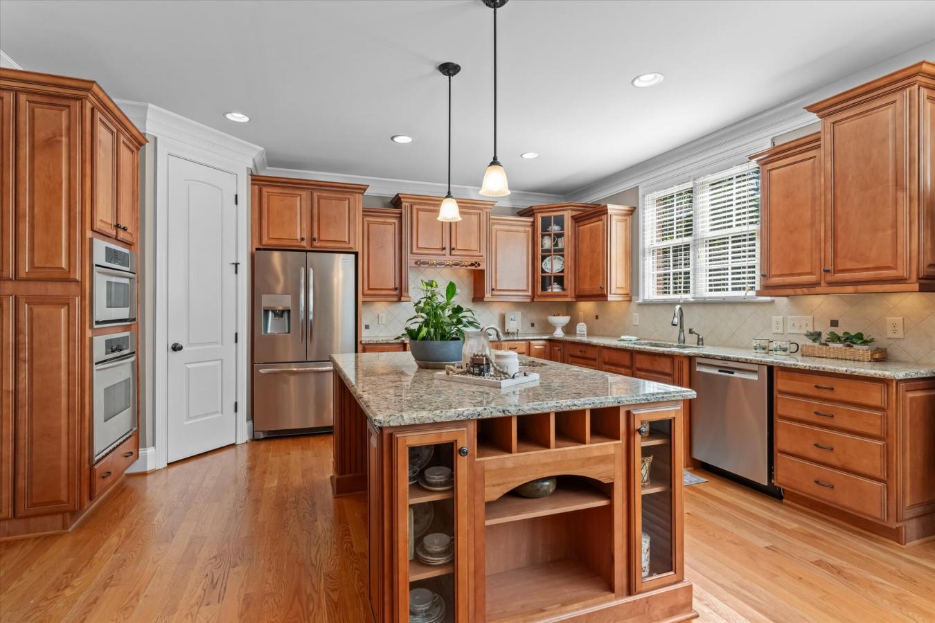 Mooresville, Iredell, 28117, United States, 5 Bedrooms Bedrooms, ,4 BathroomsBathrooms,Residential,For Sale,1945161