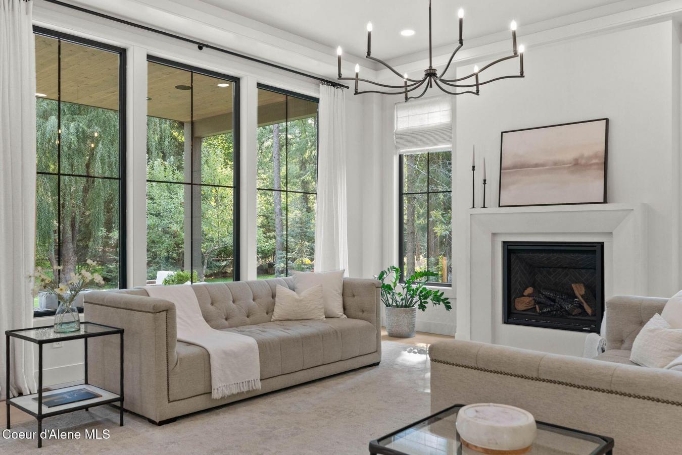 Coeur d'Alene, Kootenai, 83814, United States, ,Residential,For Sale,1945155