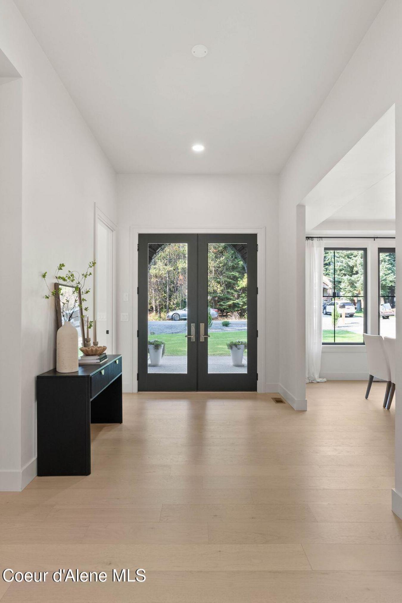 Coeur d'Alene, Kootenai, 83814, United States, ,Residential,For Sale,1945155