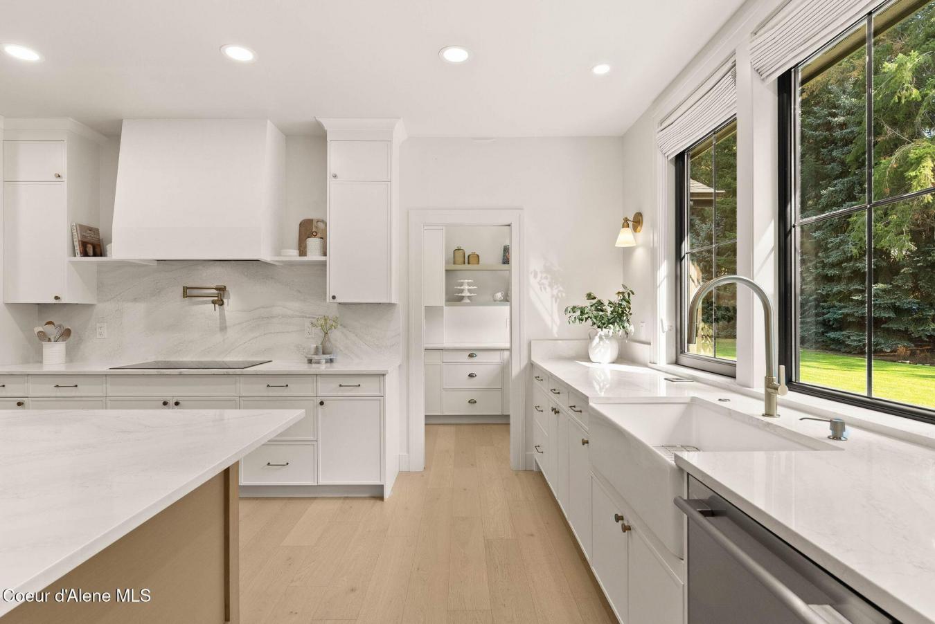 Coeur d'Alene, Kootenai, 83814, United States, ,Residential,For Sale,1945155