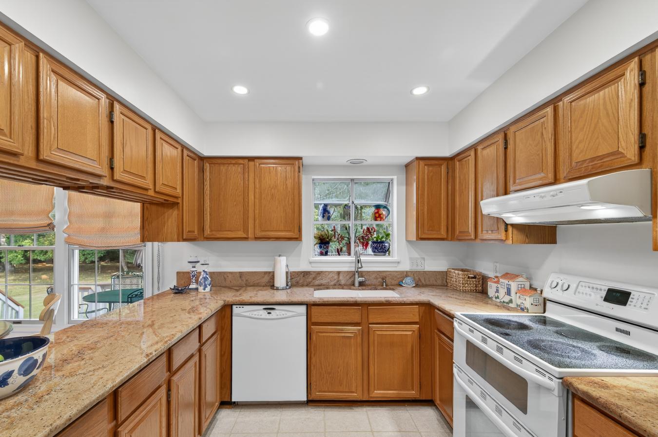 Bowie, Maryland, 20721, United States, 4 Bedrooms Bedrooms, ,3 BathroomsBathrooms,Residential,For Sale,1945157