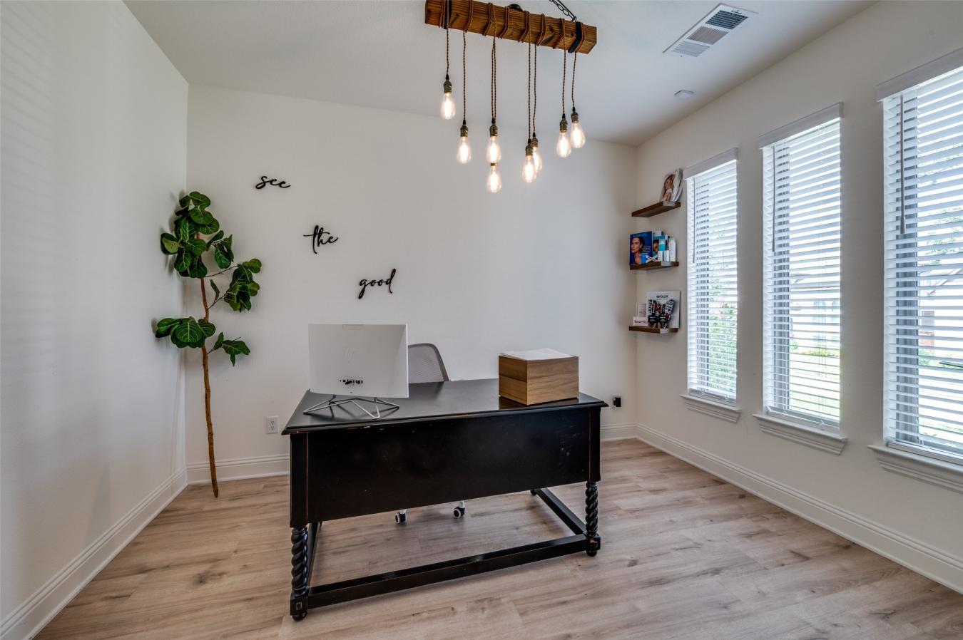 McKinney, Collin, 75071, United States, 3 Bedrooms Bedrooms, ,2 BathroomsBathrooms,Residential,For Sale,1945152