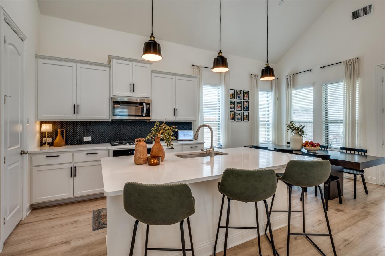 McKinney, Collin, 75071, United States, 3 Bedrooms Bedrooms, ,2 BathroomsBathrooms,Residential,For Sale,1945152