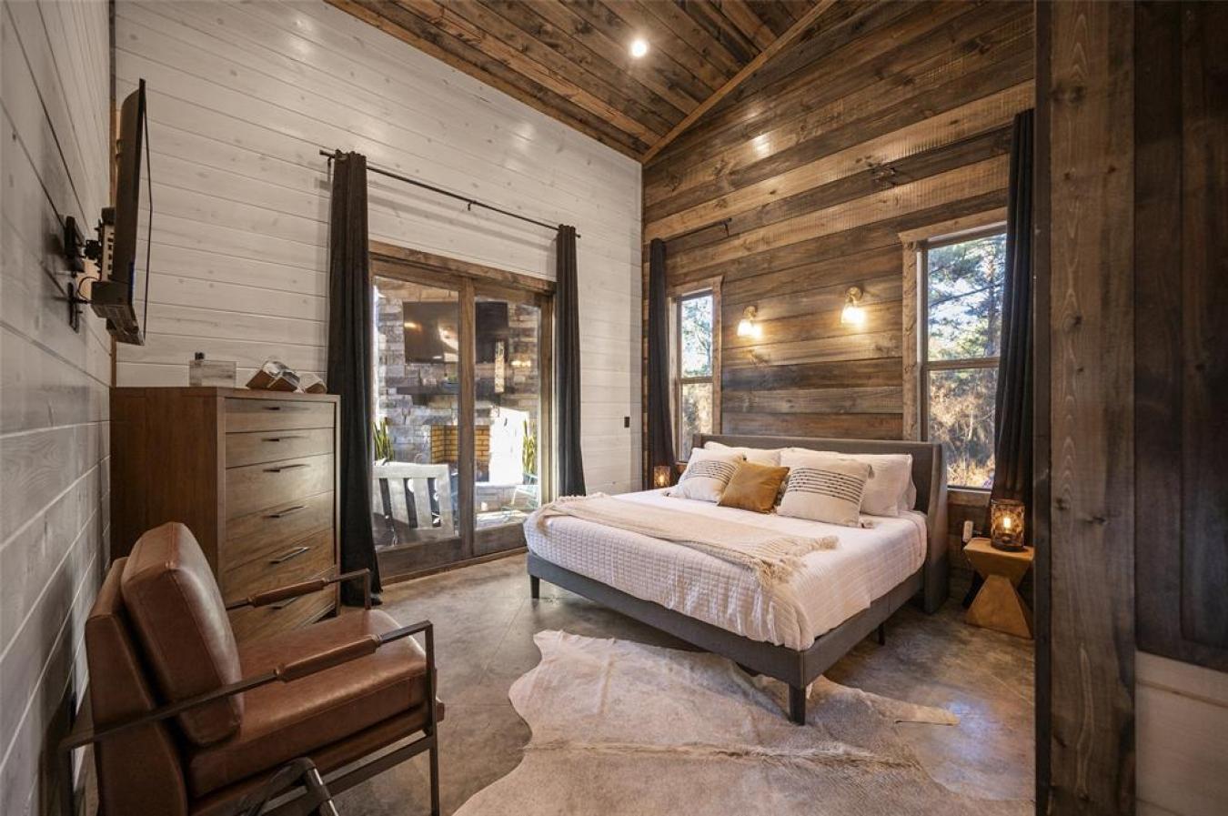 Broken Bow, McCurtain, 74728, United States, 4 Bedrooms Bedrooms, ,3 BathroomsBathrooms,Residential,For Sale,1945149