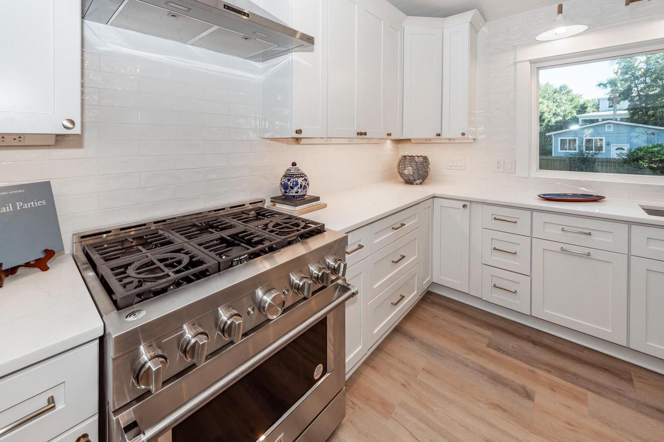 Isle of Palms, Charleston, 29451, United States, 5 Bedrooms Bedrooms, ,3 BathroomsBathrooms,Residential,For Sale,1945144