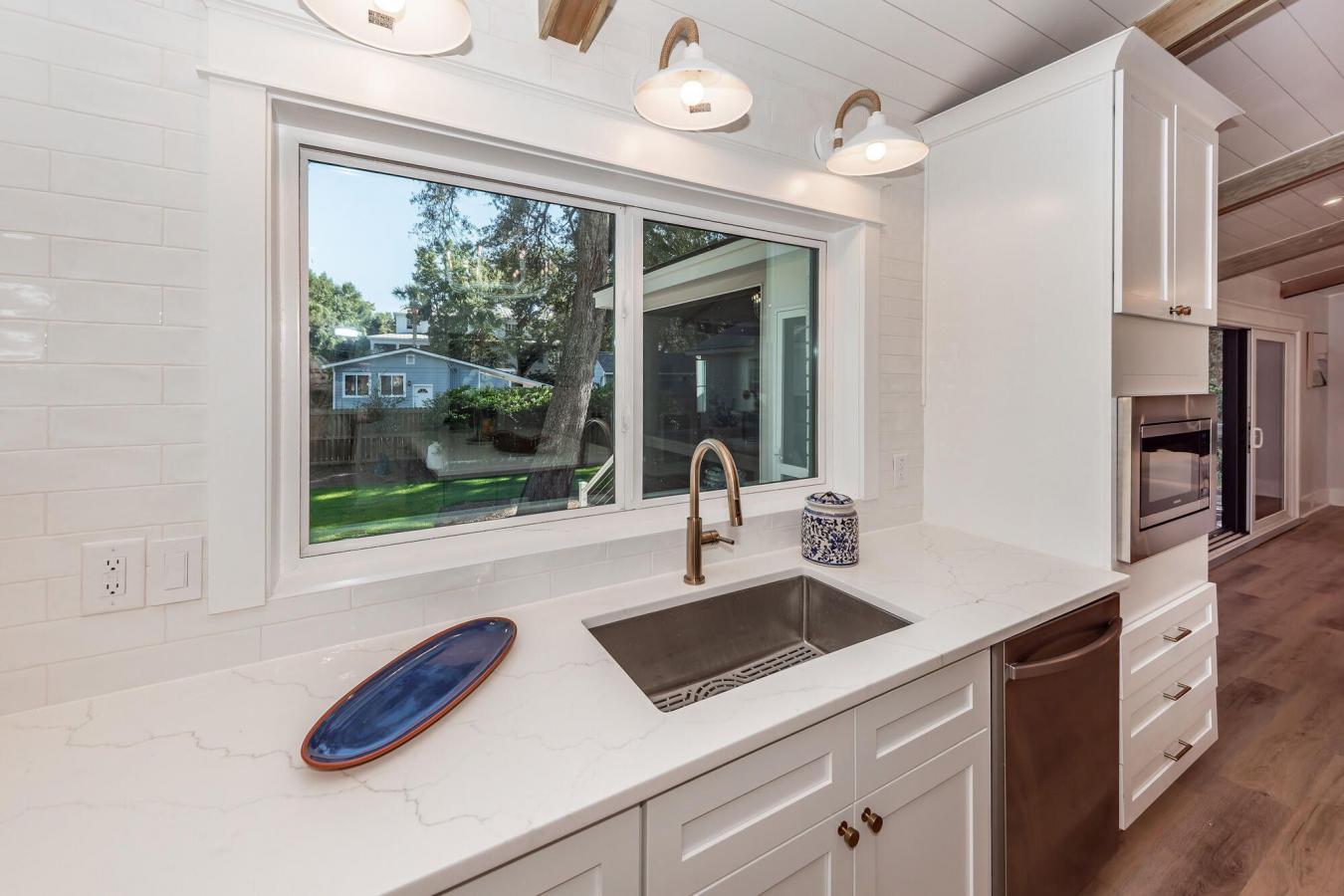 Isle of Palms, Charleston, 29451, United States, 5 Bedrooms Bedrooms, ,3 BathroomsBathrooms,Residential,For Sale,1945144