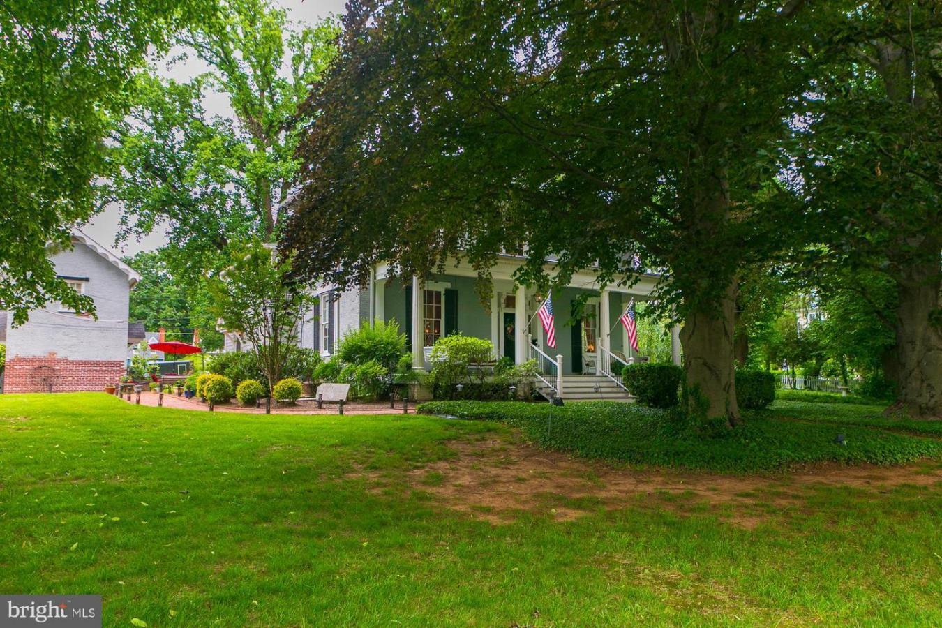 Charles Town, West Virginia, 25414, United States, 6 Bedrooms Bedrooms, ,7 BathroomsBathrooms,Residential,For Sale,1945140