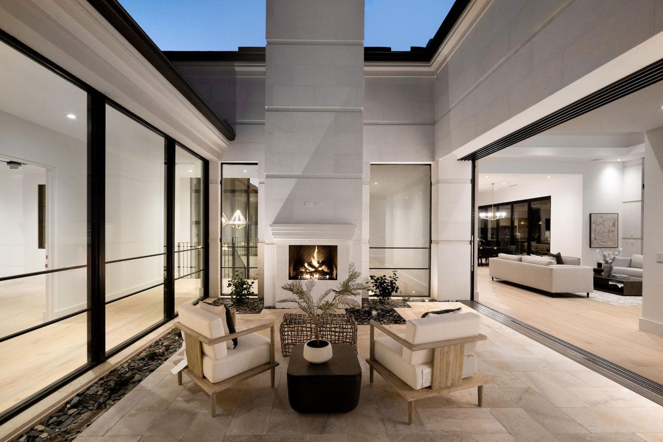 Paradise Valley, Arizona, 85253, United States, 5 Bedrooms Bedrooms, ,4 BathroomsBathrooms,Residential,For Sale,1945137