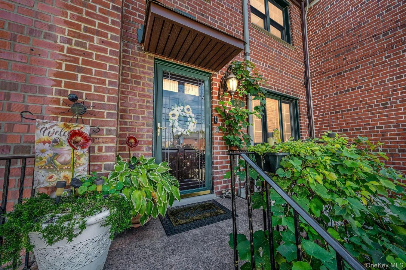 80th avenue, queens, 11385, United States, 3 Bedrooms Bedrooms, ,3 BathroomsBathrooms,Residential,For Sale,1945135