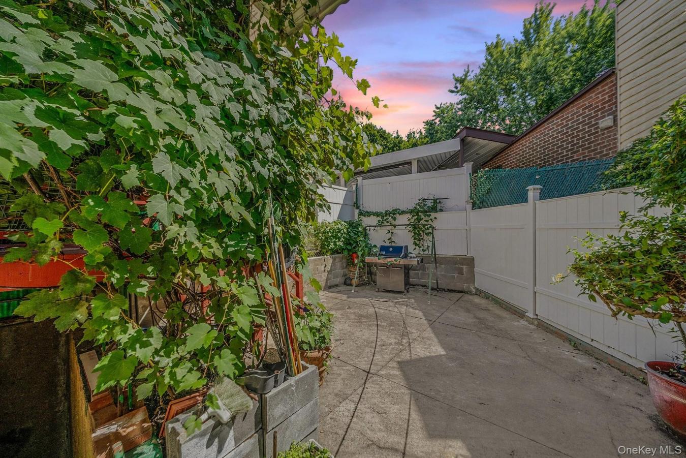 80th avenue, queens, 11385, United States, 3 Bedrooms Bedrooms, ,3 BathroomsBathrooms,Residential,For Sale,1945135