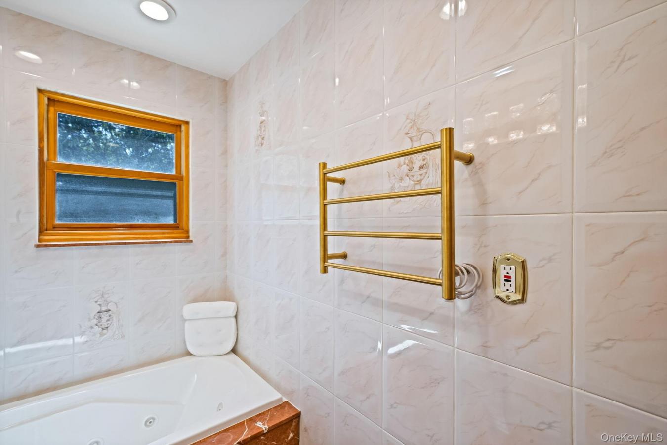 80th avenue, queens, 11385, United States, 3 Bedrooms Bedrooms, ,3 BathroomsBathrooms,Residential,For Sale,1945135