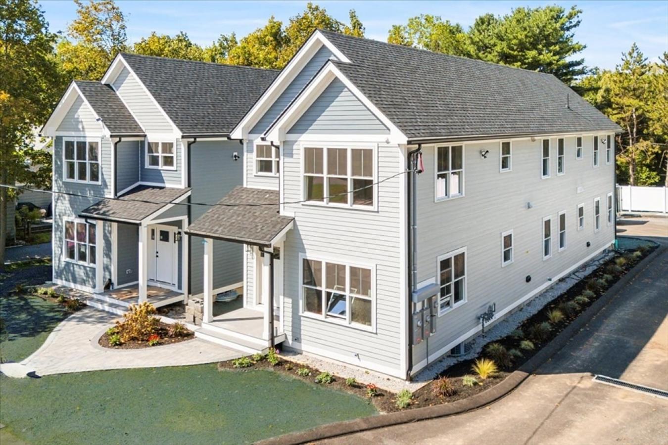 Boston, Suffolk, 02131, United States, 3 Bedrooms Bedrooms, ,-1 BathroomBathrooms,Residential,For Sale,1945132