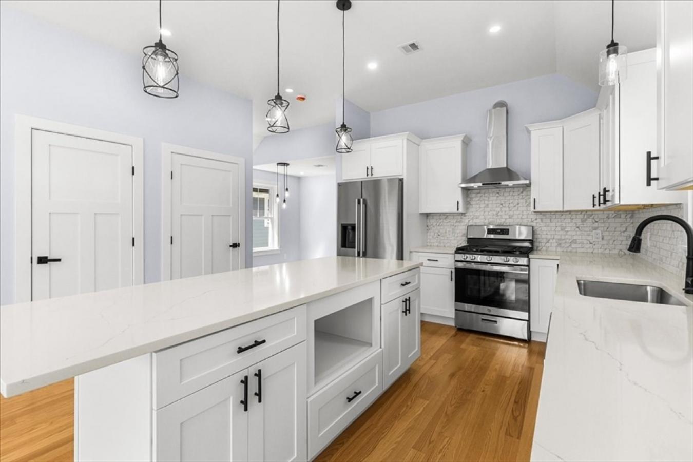 Boston, Suffolk, 02136, United States, 3 Bedrooms Bedrooms, ,2 BathroomsBathrooms,Residential,For Sale,1945130