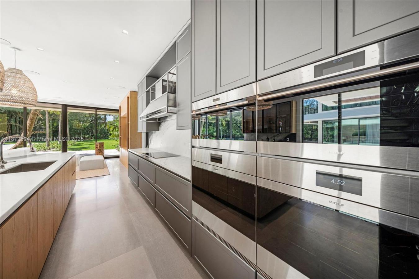 Coral Gables, Florida, 33156, United States, 7 Bedrooms Bedrooms, ,7 BathroomsBathrooms,Residential,For Sale,1945293