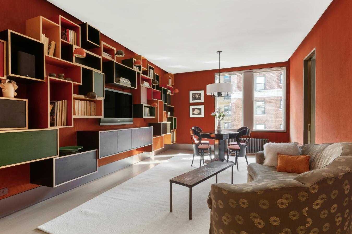 New York, New York, 10024, United States, 5 Bedrooms Bedrooms, ,3 BathroomsBathrooms,Residential,For Sale,1945126