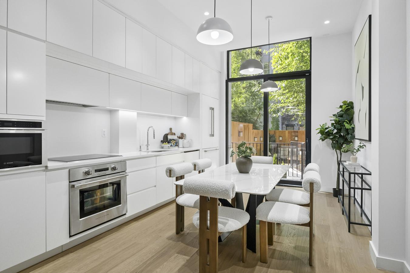 South Harlem, New York, 10027, United States, 4 Bedrooms Bedrooms, ,3 BathroomsBathrooms,Residential,For Sale,1992507