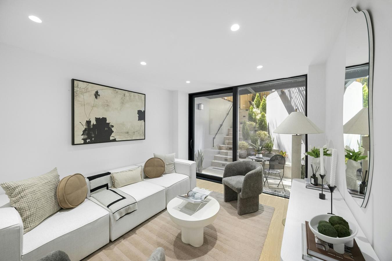 South Harlem, New York, 10027, United States, 4 Bedrooms Bedrooms, ,3 BathroomsBathrooms,Residential,For Sale,1992507