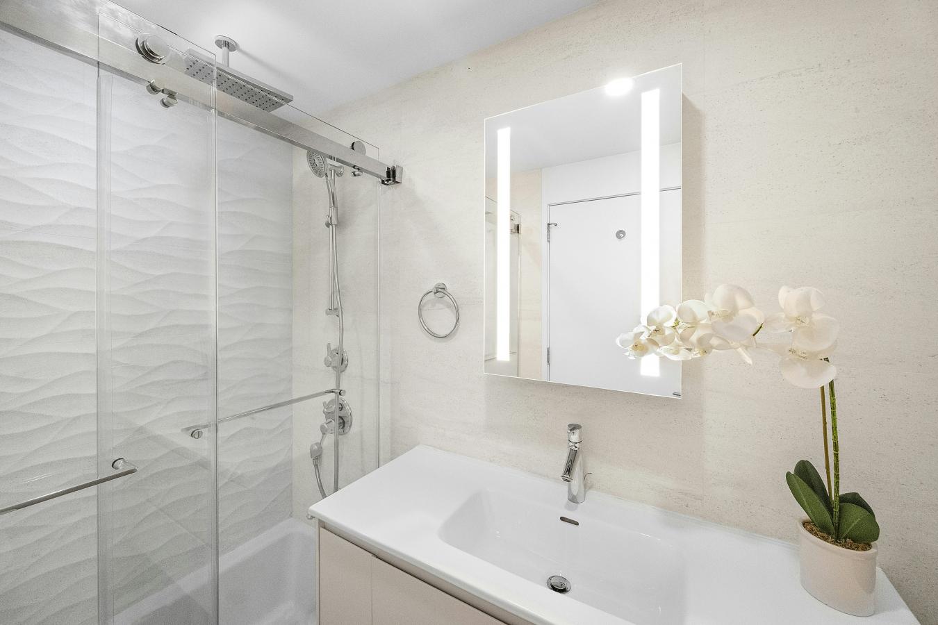 South Harlem, New York, 10027, United States, 4 Bedrooms Bedrooms, ,3 BathroomsBathrooms,Residential,For Sale,1992507