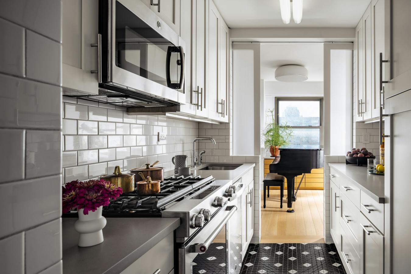 New York, New York, 10023, United States, 1 Bedroom Bedrooms, ,1 BathroomBathrooms,Residential,For Sale,1952702